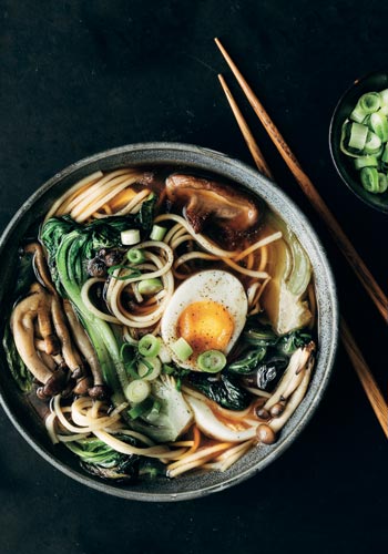 Paddenstoelen-ramen-met-ei-en-paksoi