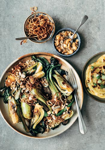 Paksoi,-gefrituurde-sjalot-en-bosui-pannenkoekjes